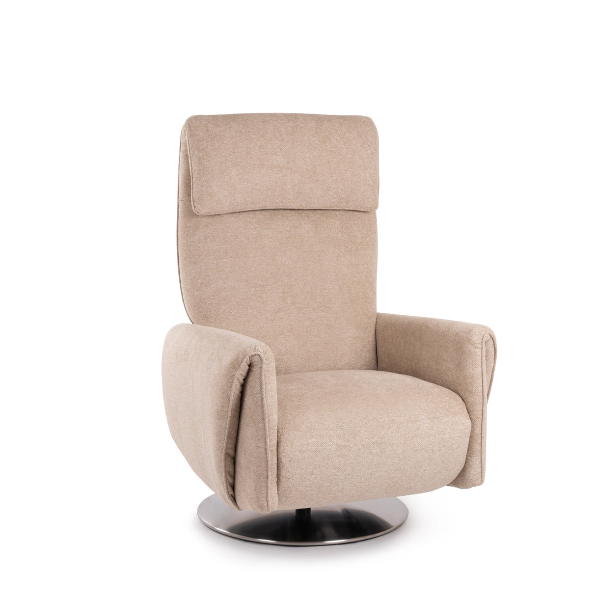 Dreh-Relaxsessel Muna von egoista in beige mit weichem Stoffbezug, ergonomischer Rückenlehne und drehbarem Metallfuß – eleganter und bequemer Sessel für modernes Wohnen.