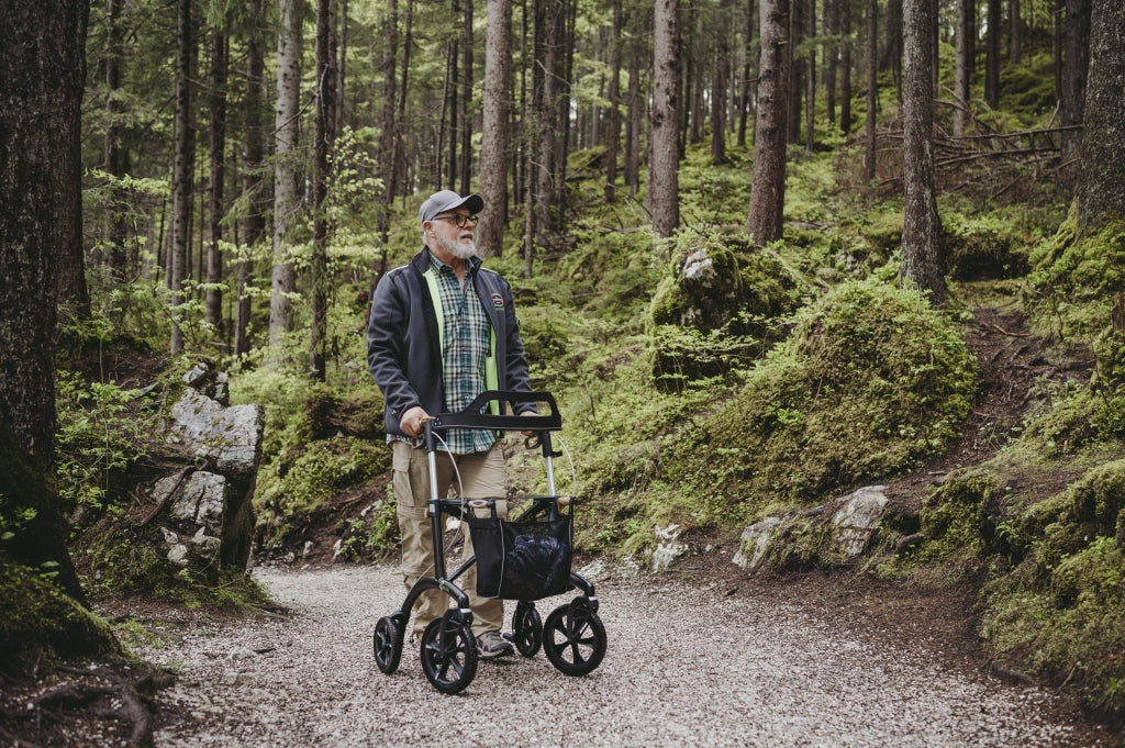 Leichtgewichtrollator AR im Komplettpaket von SALJOL