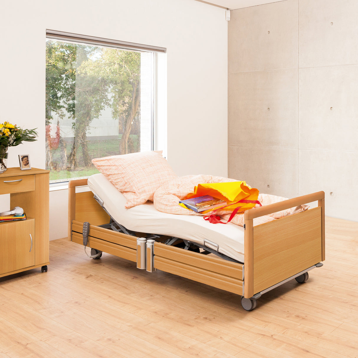 Pflegebett practico 25|80 plus