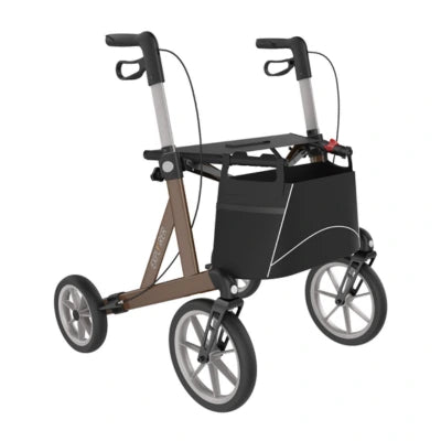 Geländerollator mit großen Rädern